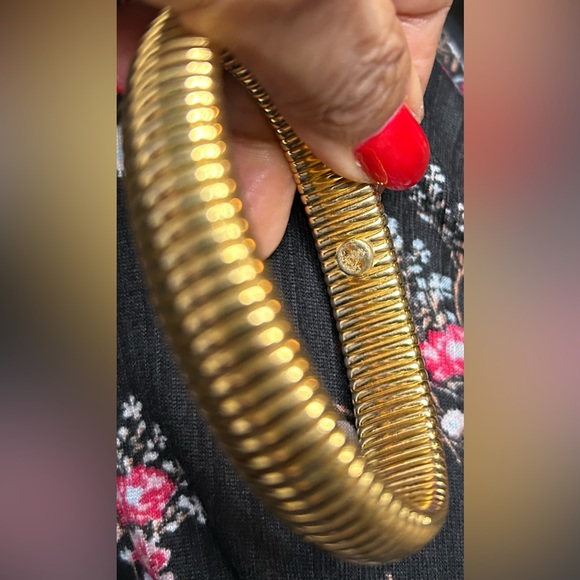 Vintage Monet Gold Necklace and Bracelet Set - Picture 3 of 5